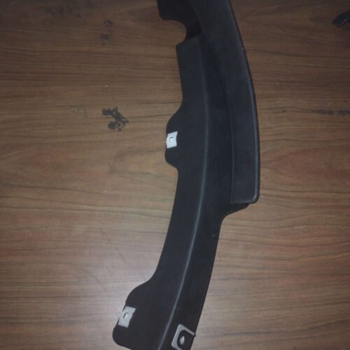 Spoiler de roue avant droit