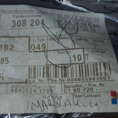 Clip de moulure de passage de roue