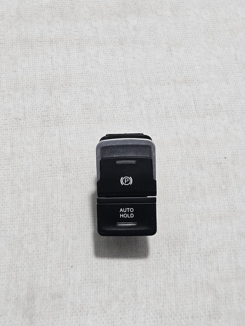 Bouton de commande du Frein de Stationnement Électronique (EPB)